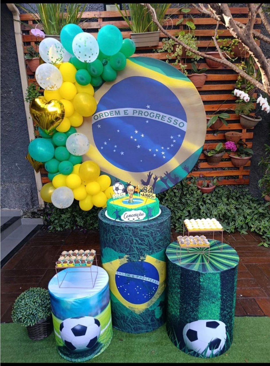 Kit Básico - Brasil / Futebol / Copa Do Mundo - Bonequinha Preta Festas