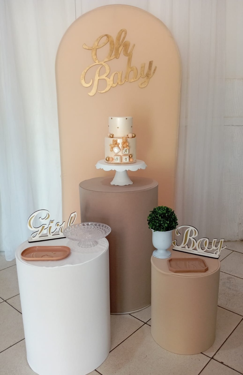 Kit Básico - Chá de Bebê/Revelação/Panela Bege / Creme - Painel Romano - Bonequinha Preta Festas