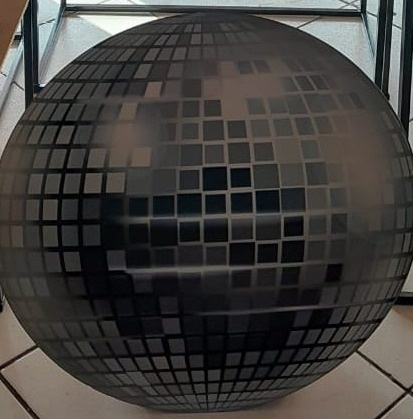 Display de Chão Globo - Bonequinha Preta Festas