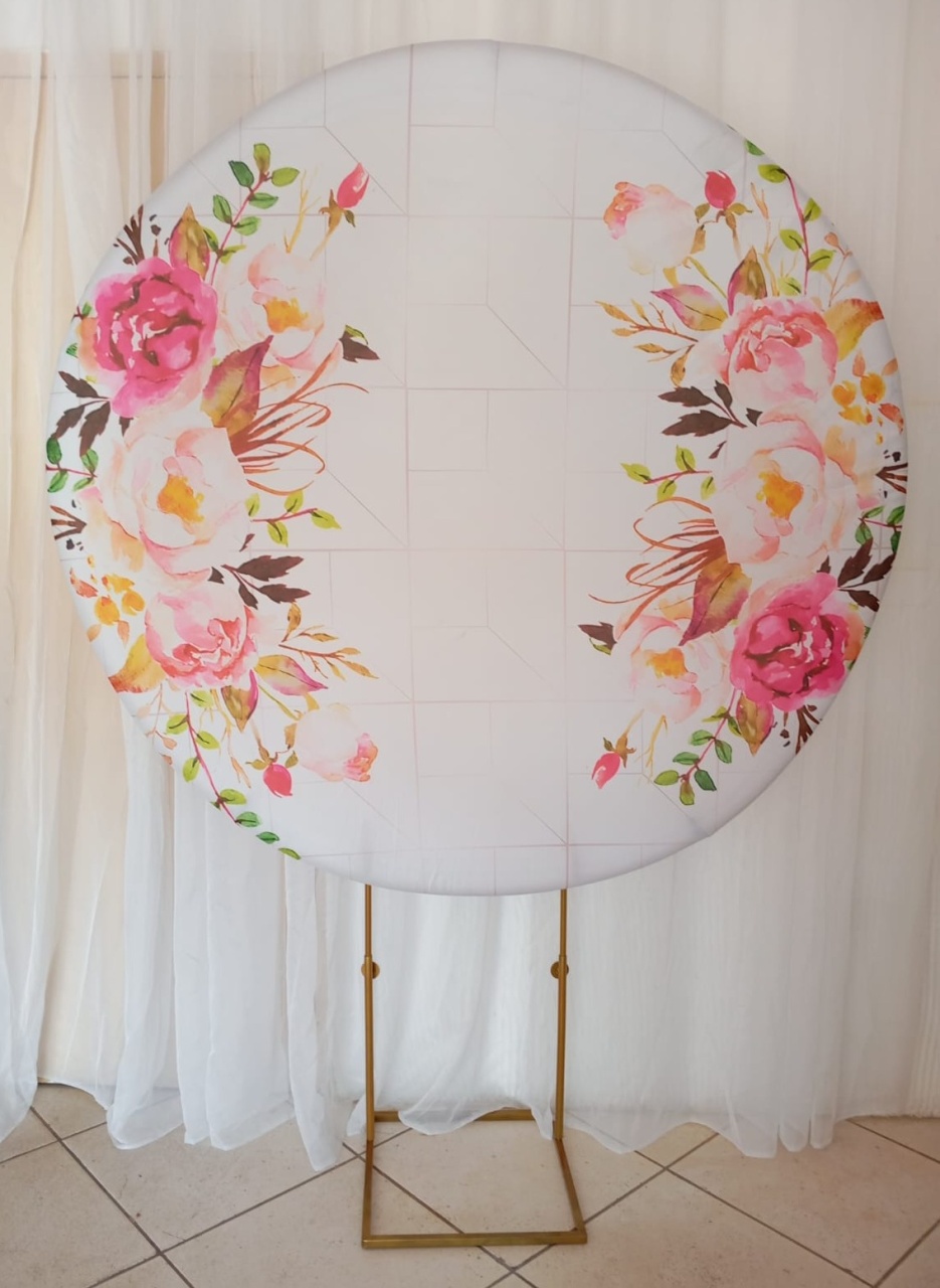 Capa Para Painel Redondo Floral - 1,5Mt - Bonequinha Preta Festas