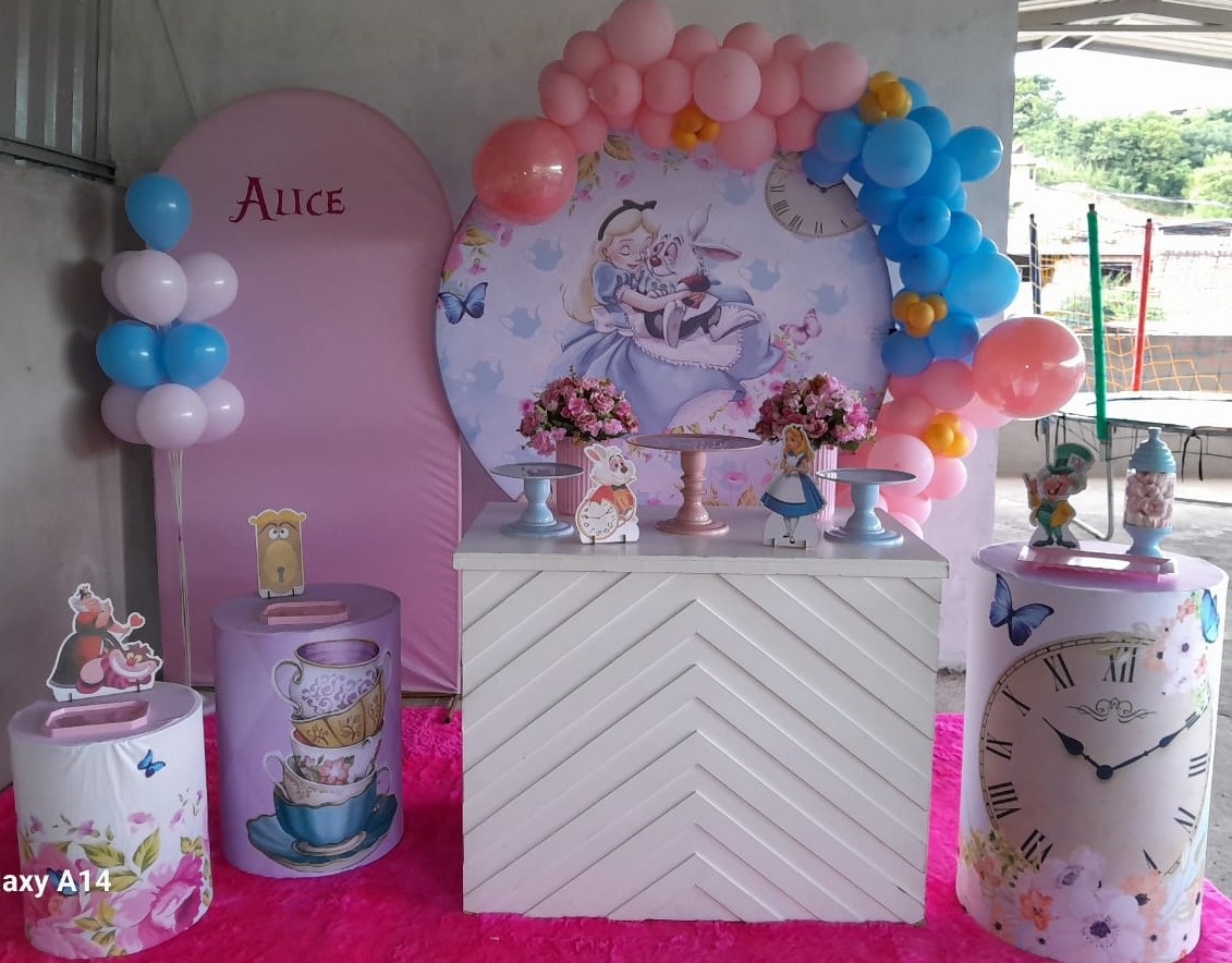 Kit Luxo - Alice No País das Maravilhas - Bonequinha Preta Festas