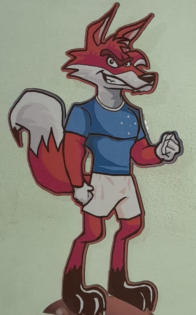 Display de Chão Cruzeiro - Bonequinha Preta Festas