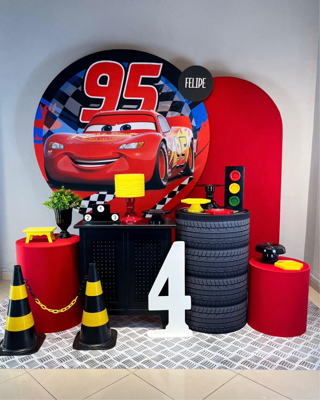 Kit Carros 2 - Ouro - Bolando a Festa