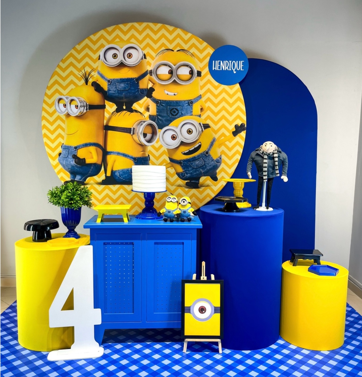 Kit Minions - Ouro - Bolando a Festa