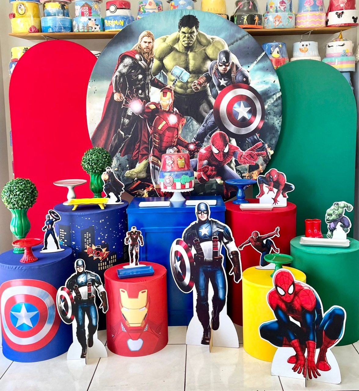 Vingadores - Mega - Catálogo Tay pegue e monte