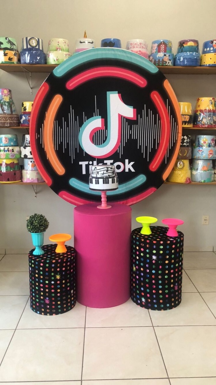 Tik Tok  Menina - Capa Personalizadas - Plus    - Catálogo Tay pegue e monte