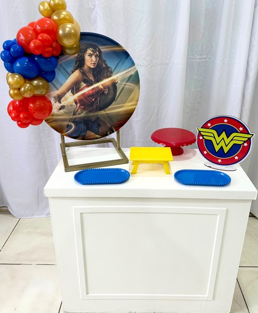 Kit Mesa Mulher Maravilha1 - Catálogo Tay pegue e monte