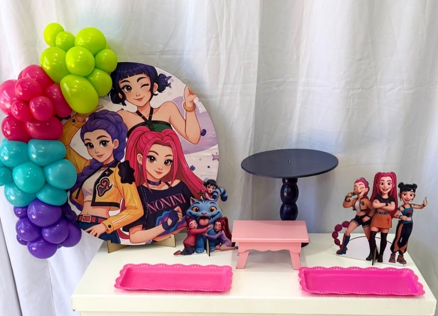 Kit Mesa Guerreiras Do K-Pop2 - Catálogo Tay pegue e monte