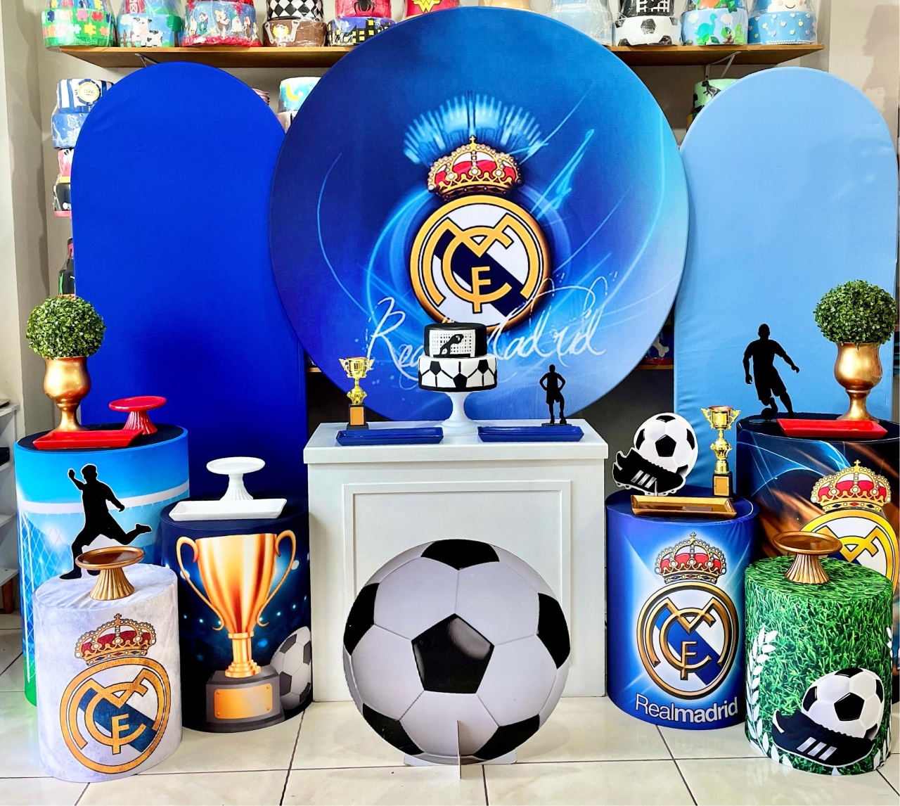 Real Madrid Mega - Futebol - Catálogo Tay pegue e monte