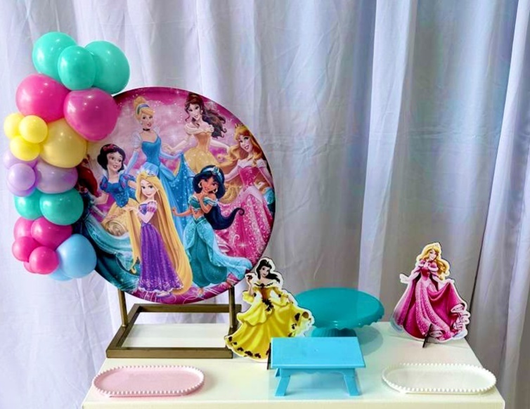 Kit Mesa Princesas2 - Catálogo Tay pegue e monte