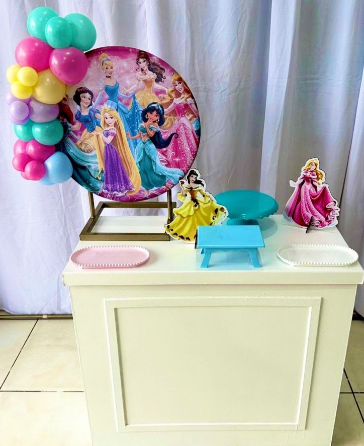 Kit Mesa Princesas1 - Catálogo Tay pegue e monte