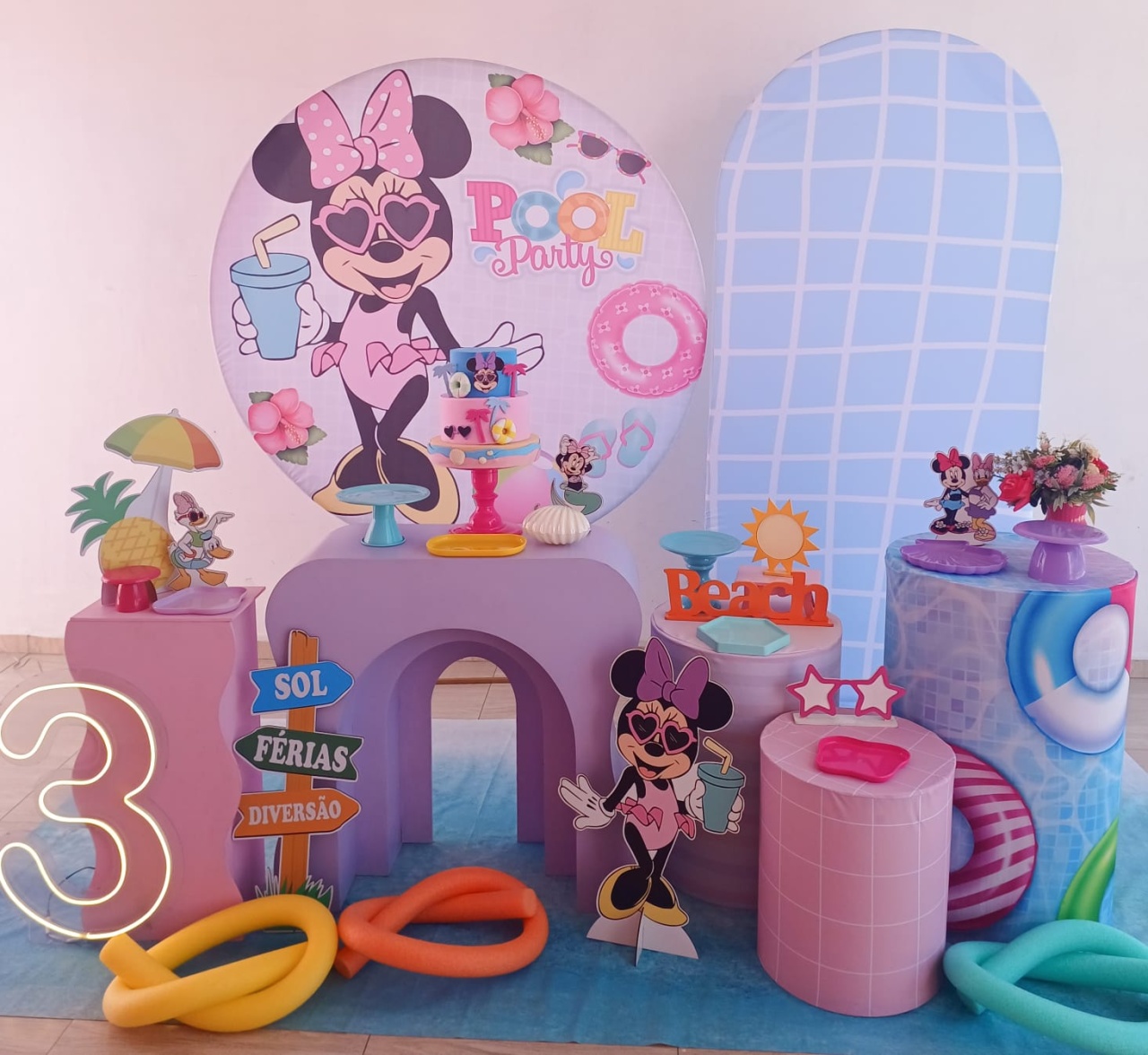 Minnie Pool Party - Bella decor by Tamires