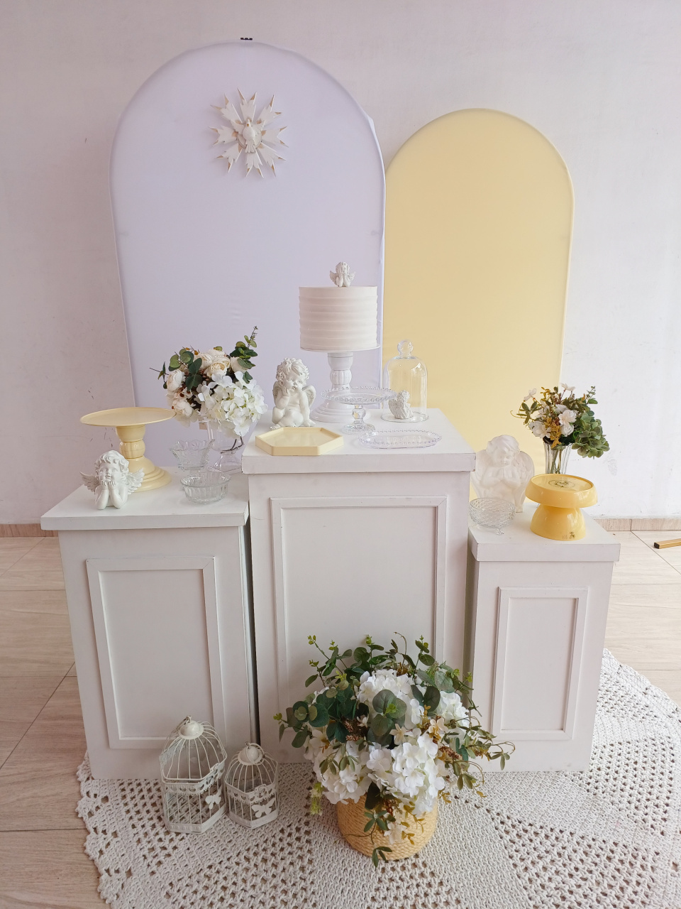 Batizado Branco E Amarelo Candy  - Bella decor by Tamires