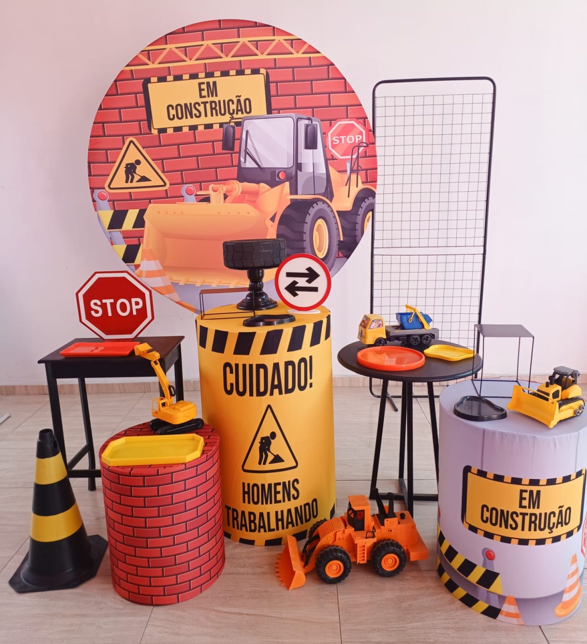Trator Construtor  - Bella decor by Tamires