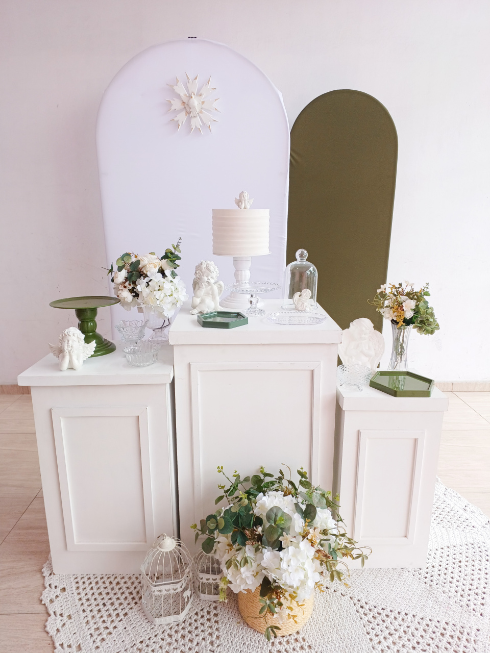 Batizado Branco E Verde Miltar  - Bella decor by Tamires