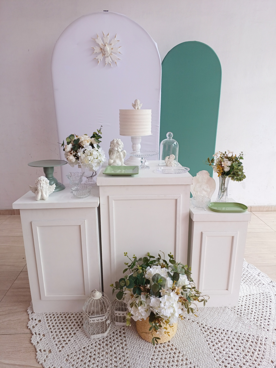 Batizado Branco E Verde Jade  - Bella decor by Tamires