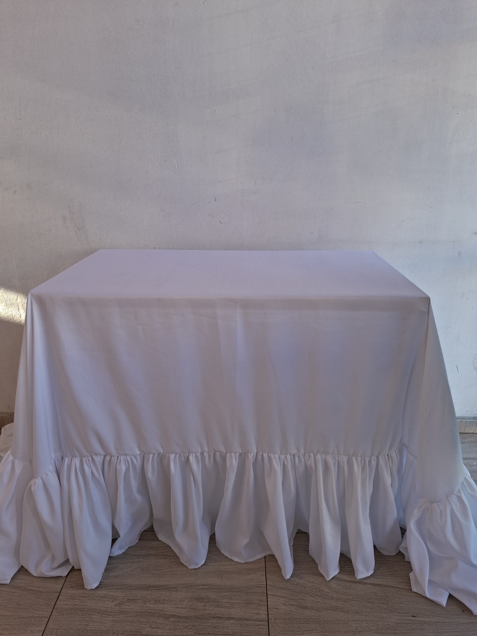 Toalha de Mesa Babado Branca - Bella decor by Tamires