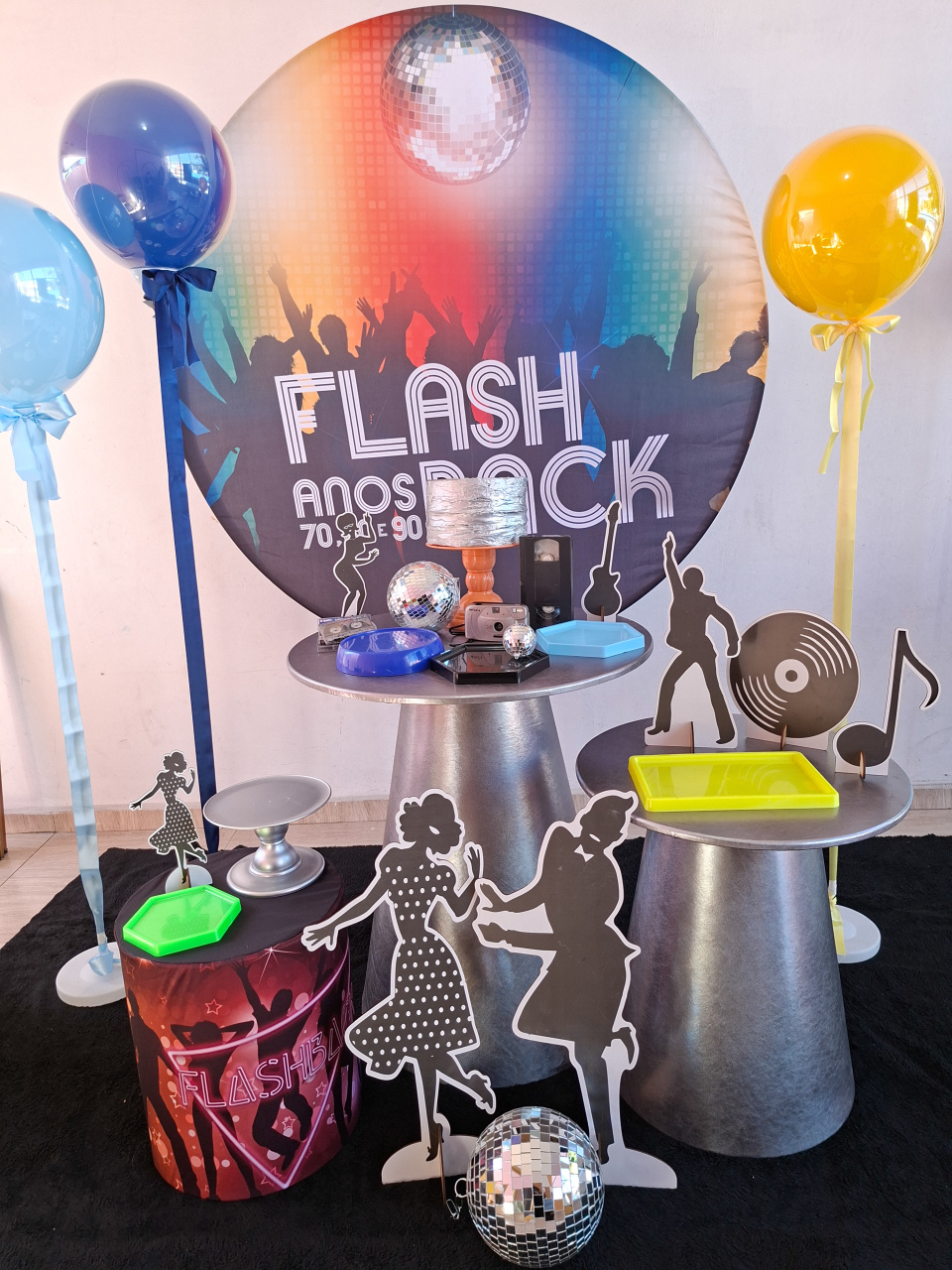 Festa Anos 60 Anos 70 Anos 80 Flash Back Modelo 2 - Bella decor by Tamires