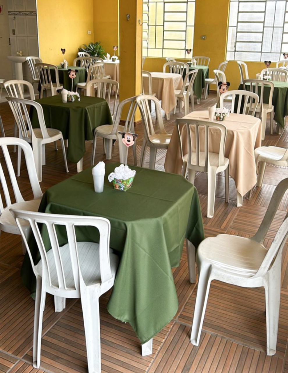 Toalha de Mesa de Convidados Varias Cores  - Bella decor by Tamires