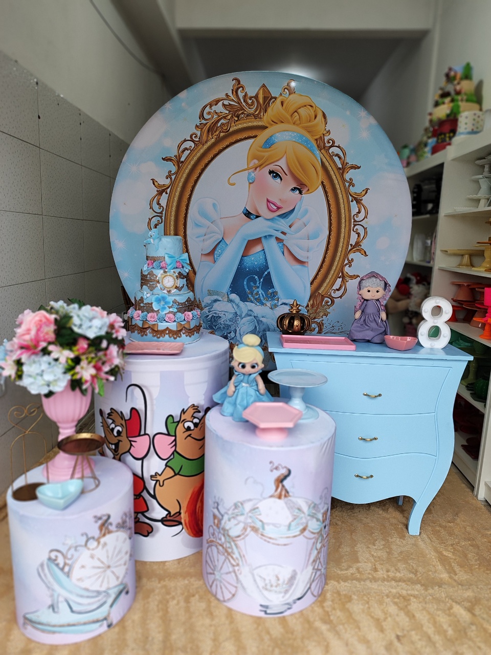 Cinderela Kit Pegue E Monte  Plus - LIS FESTAS E LOCAÇÕES