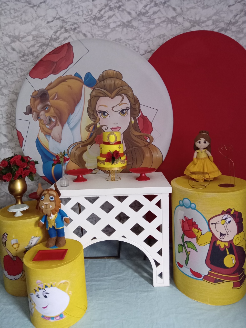 Bela E A Fera Vermelha- Pegue E Monte Premium - LIS FESTAS E LOCAÇÕES