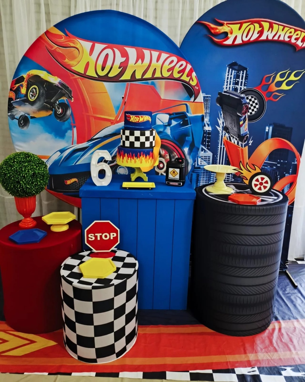 Hotwheels - Pegue E Monte Premium - LIS FESTAS E LOCAÇÕES
