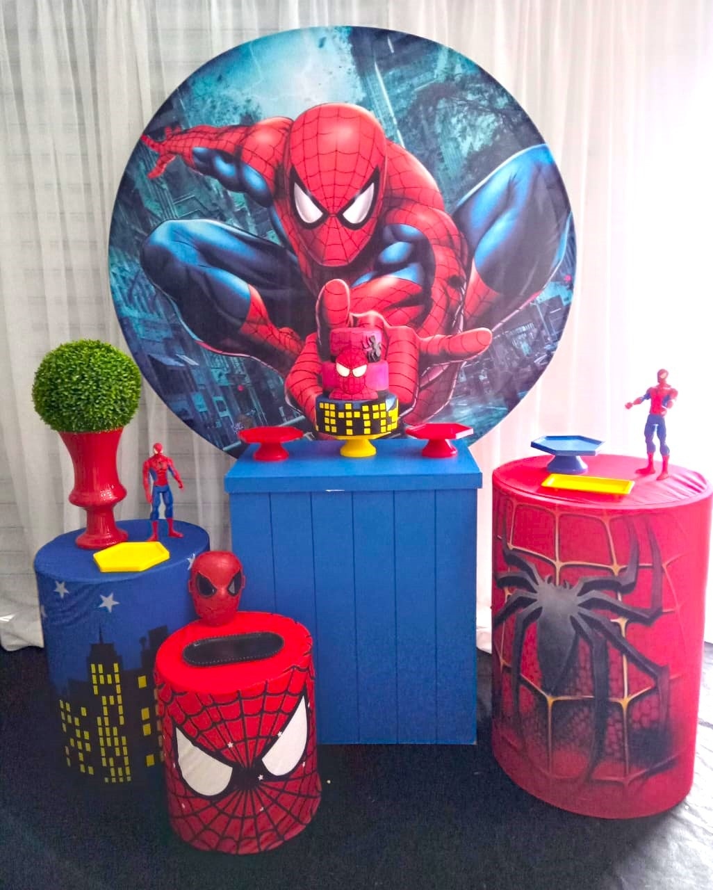 Homem Aranha Kit Pegue E Monte  - Plus - LIS FESTAS E LOCAÇÕES