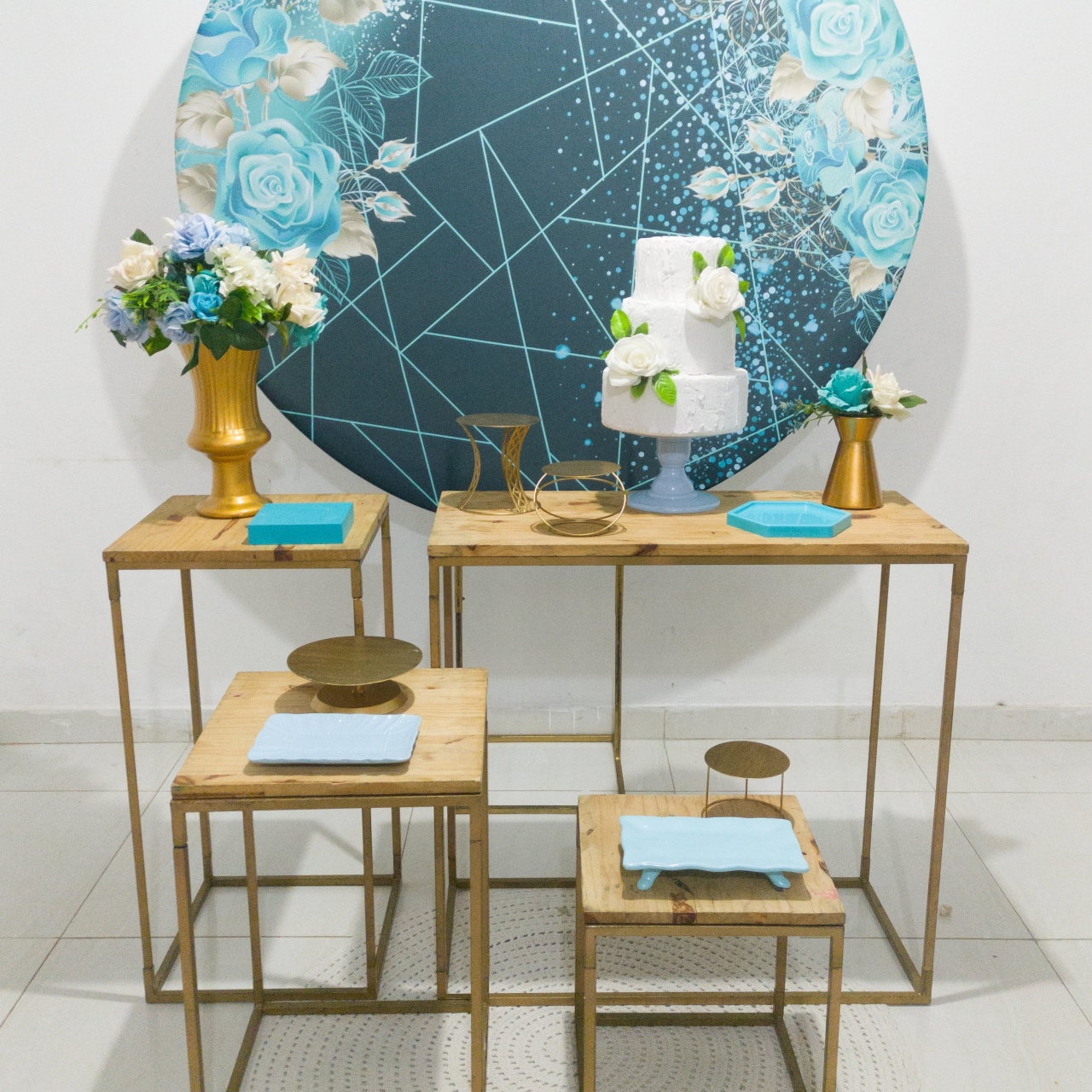 Floral Preto E Azul Kit Pegue E Monte - Plus - LIS FESTAS E LOCAÇÕES