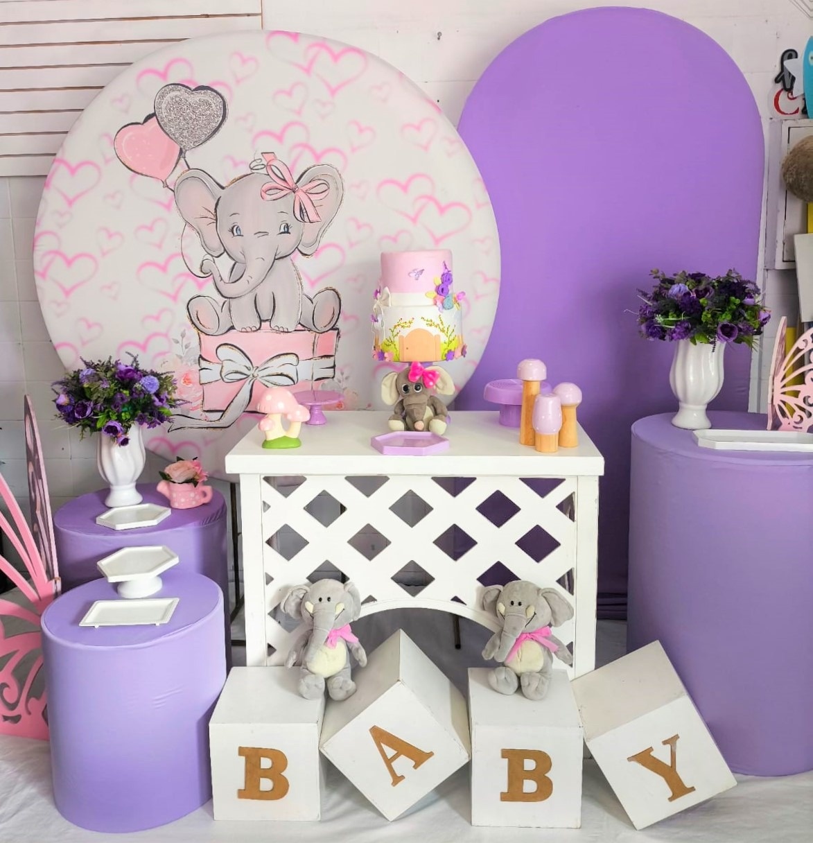 Elefantinha Lilas E Rosa- Pegue E Monte Premium - LIS FESTAS E LOCAÇÕES