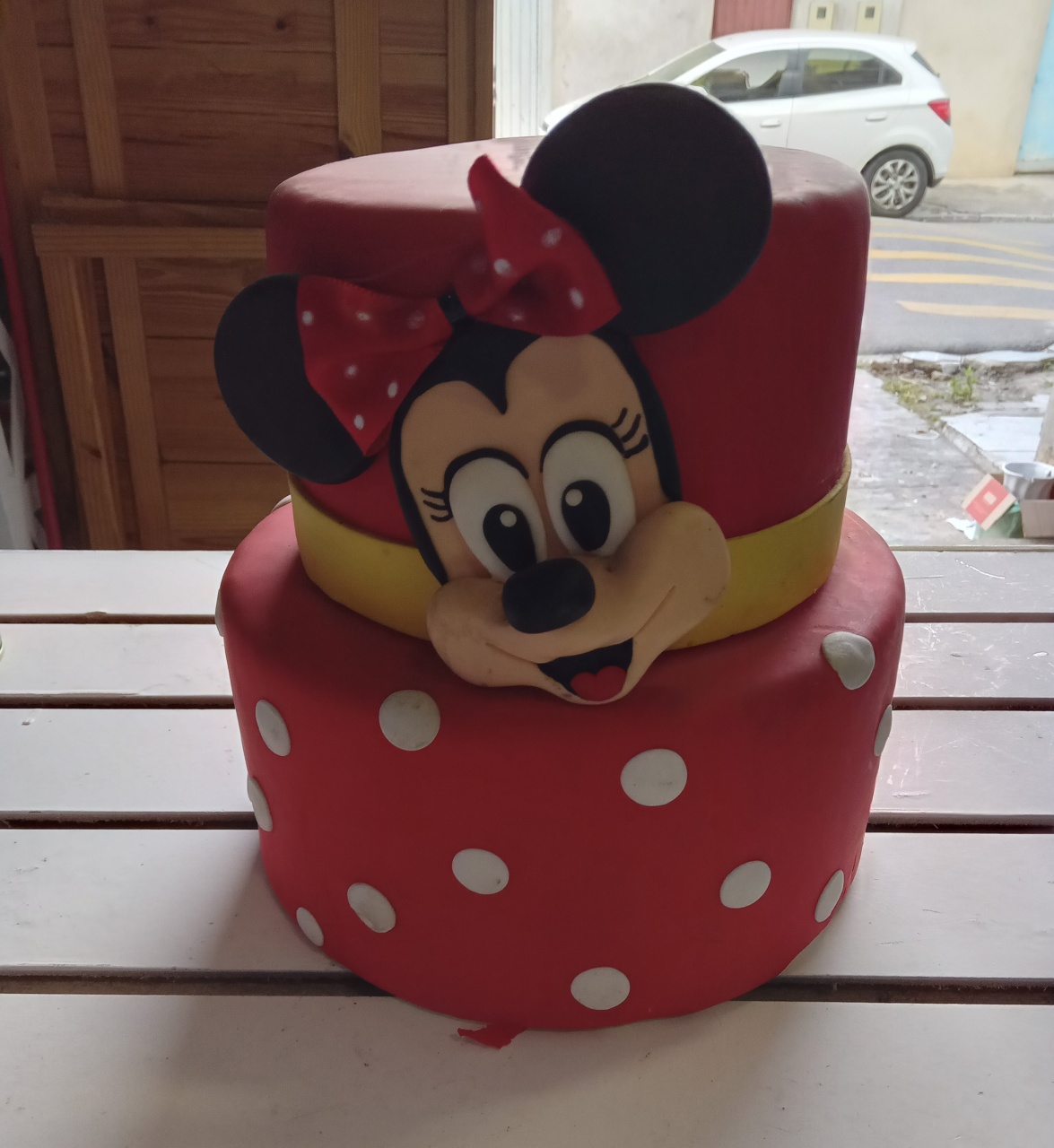 Bolo Cenográfico Minnie - LIS FESTAS E LOCAÇÕES