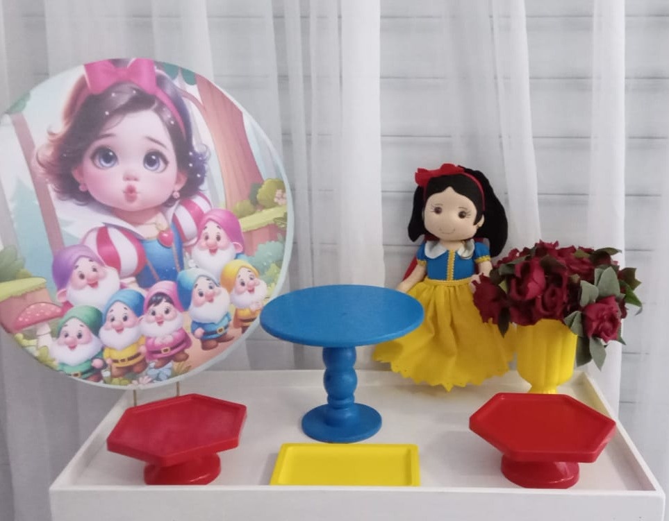 Branca de Neve Cute-  Mini Festa Na Mesa - LIS FESTAS E LOCAÇÕES