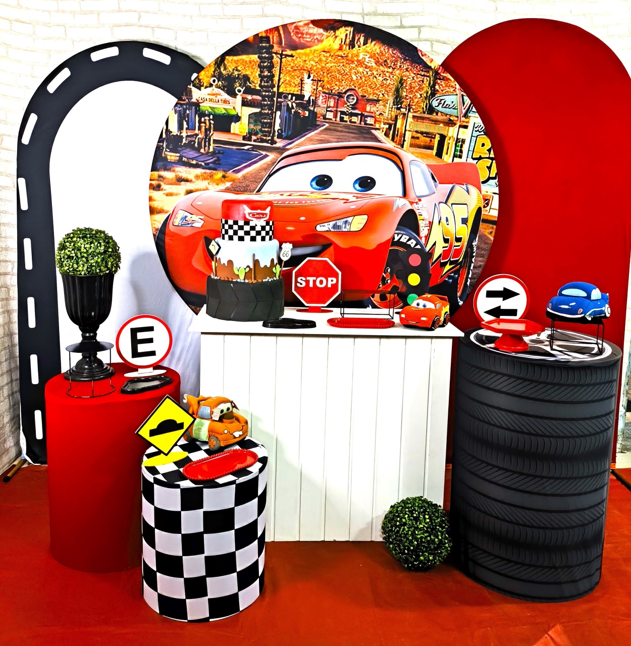 Carros Kit Pegue E Monte - Super Premium - LIS FESTAS E LOCAÇÕES
