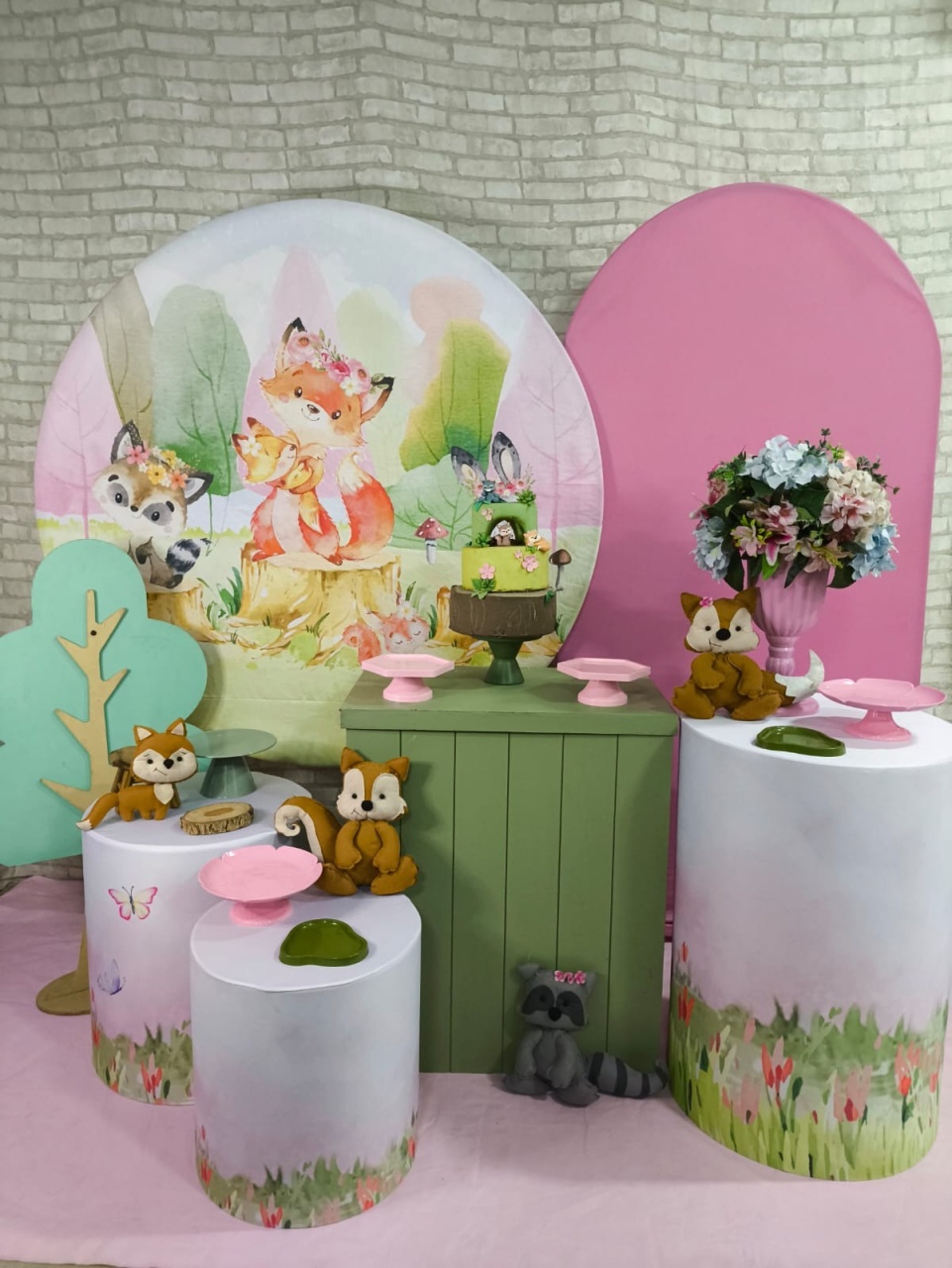 Bosque Menina - Pegue E Monte Premium - LIS FESTAS E LOCAÇÕES