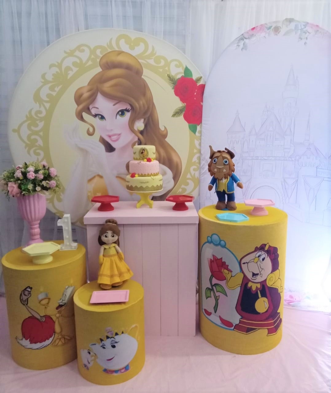 Bela E A Fera - Pegue E Monte Premium - LIS FESTAS E LOCAÇÕES
