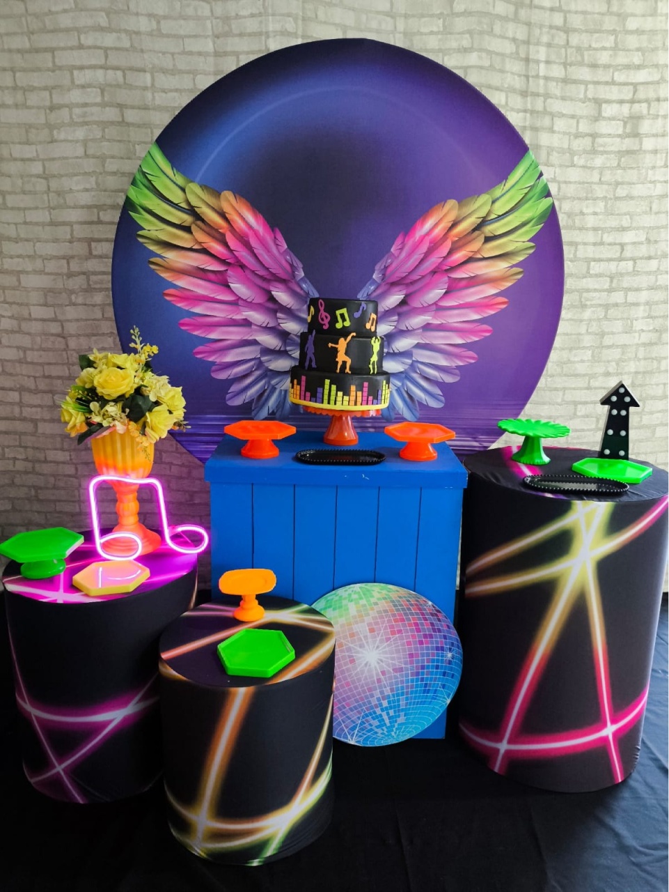 Asas Neon - Pegue E Monte Plus - LIS FESTAS E LOCAÇÕES