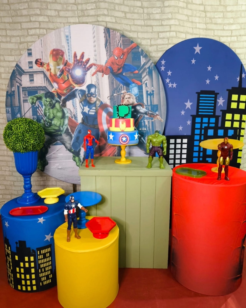 Vingadores - Pegue E Monte Premium - LIS FESTAS E LOCAÇÕES