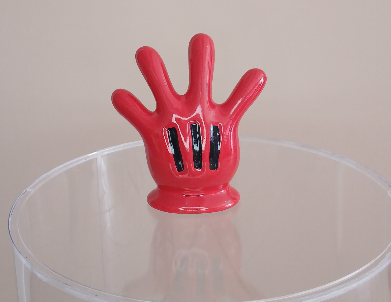 Mão Mickey Porcelana - Vermelho  - adolettalocacoes