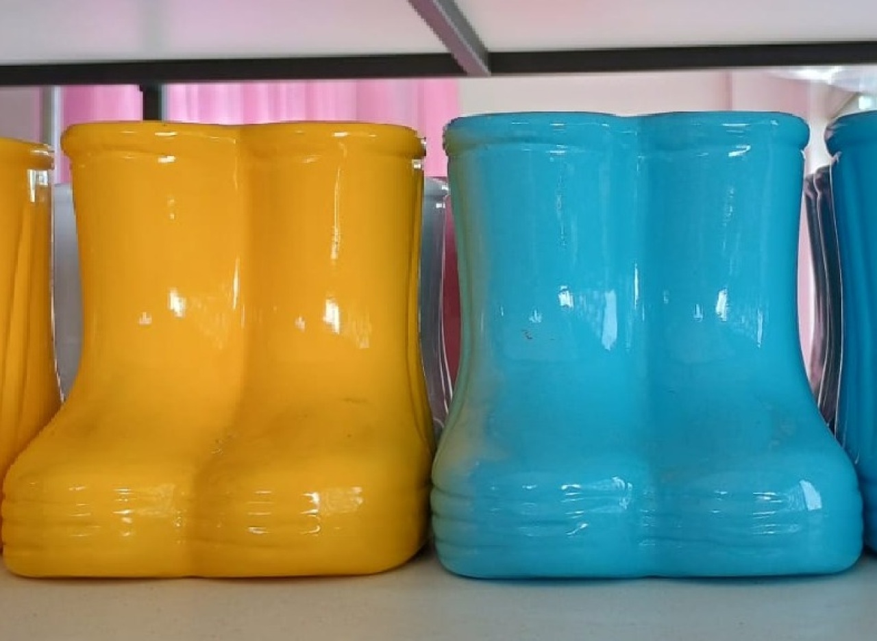 Botinha de Porcelana - adolettalocacoes