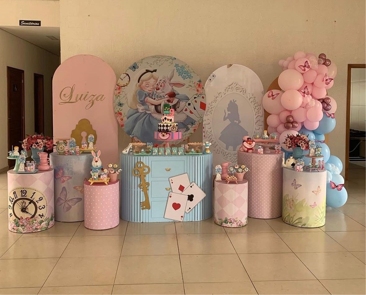  Alice No Pais das Maravilhas  - adolettalocacoes
