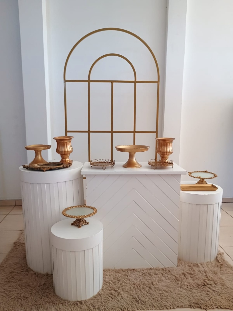 Kit Pegue E Monte M - Branco E Dourado  - adolettalocacoes