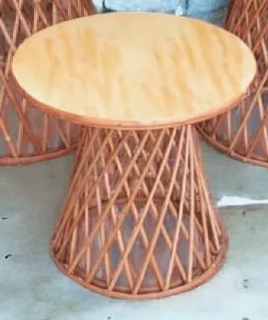 Mesa Cone de Vime P - adolettalocacoes