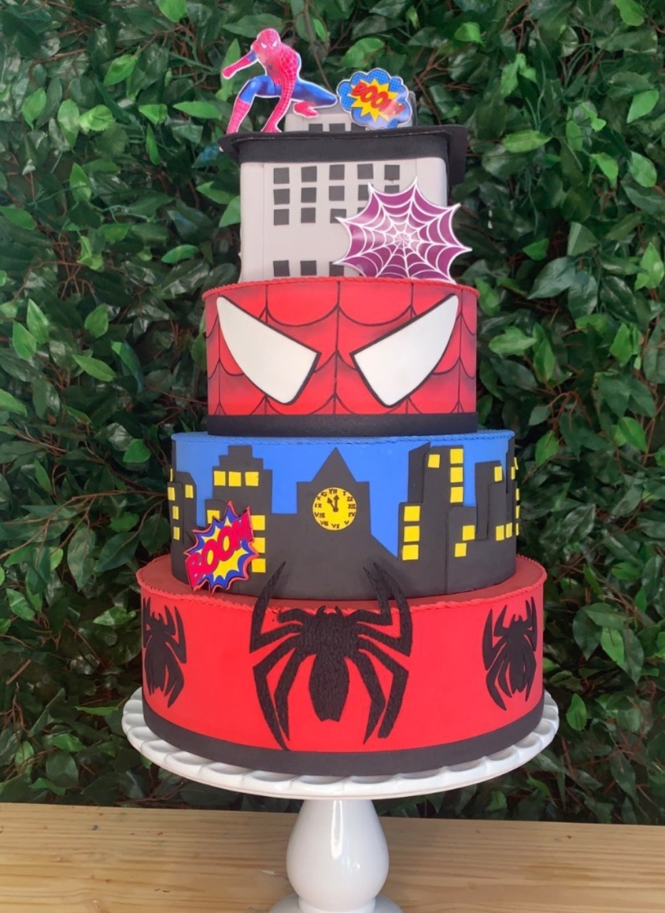 Bolo Cenográfico Homem Aranha - adolettalocacoes