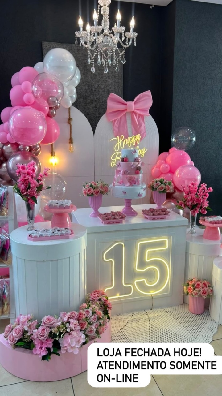 Decoração 15 Anos Flores E Laço - RF PEGUE E MONTE E PERSONALIZADOS