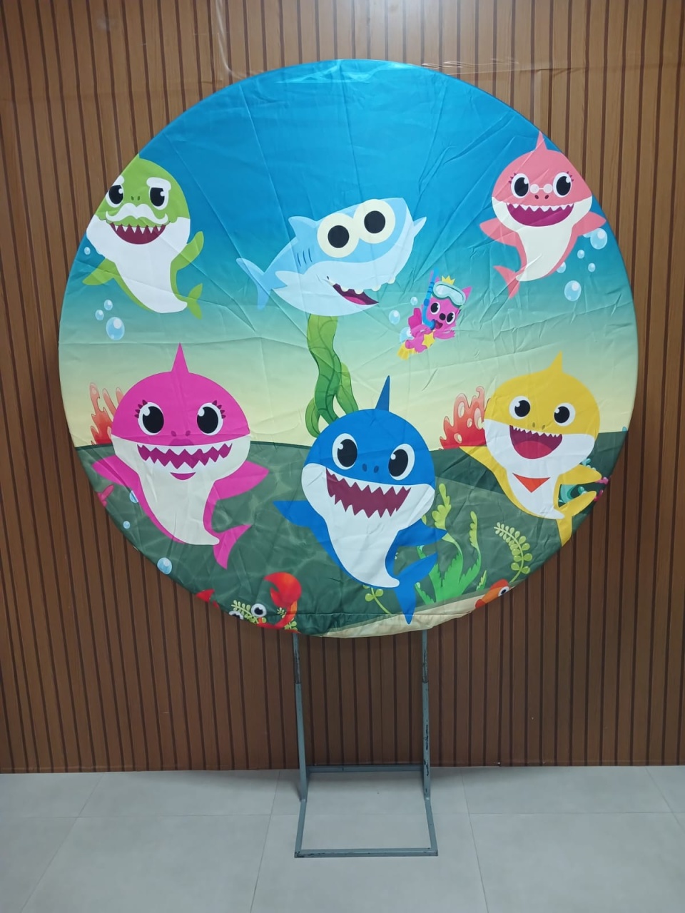 Painel Baby Shark  3- Bebe Tubarão  - Jetibà Festas