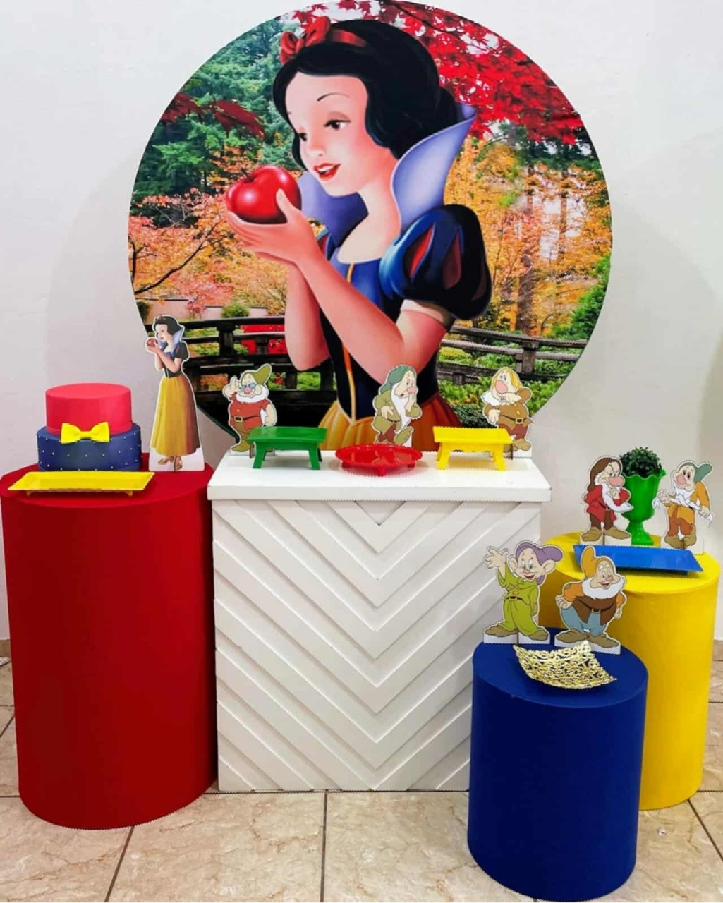 Composição Branca de Neve  - CARLA CHIESA FESTAS