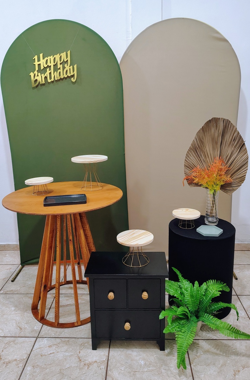 Composição Aniversário Verde Oliva E Bege 2  (Modelo Cone)  - CARLA CHIESA FESTAS