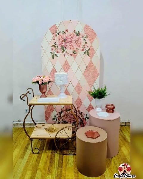 Composição Floral C/ Carrinho de Chá - CARLA CHIESA FESTAS