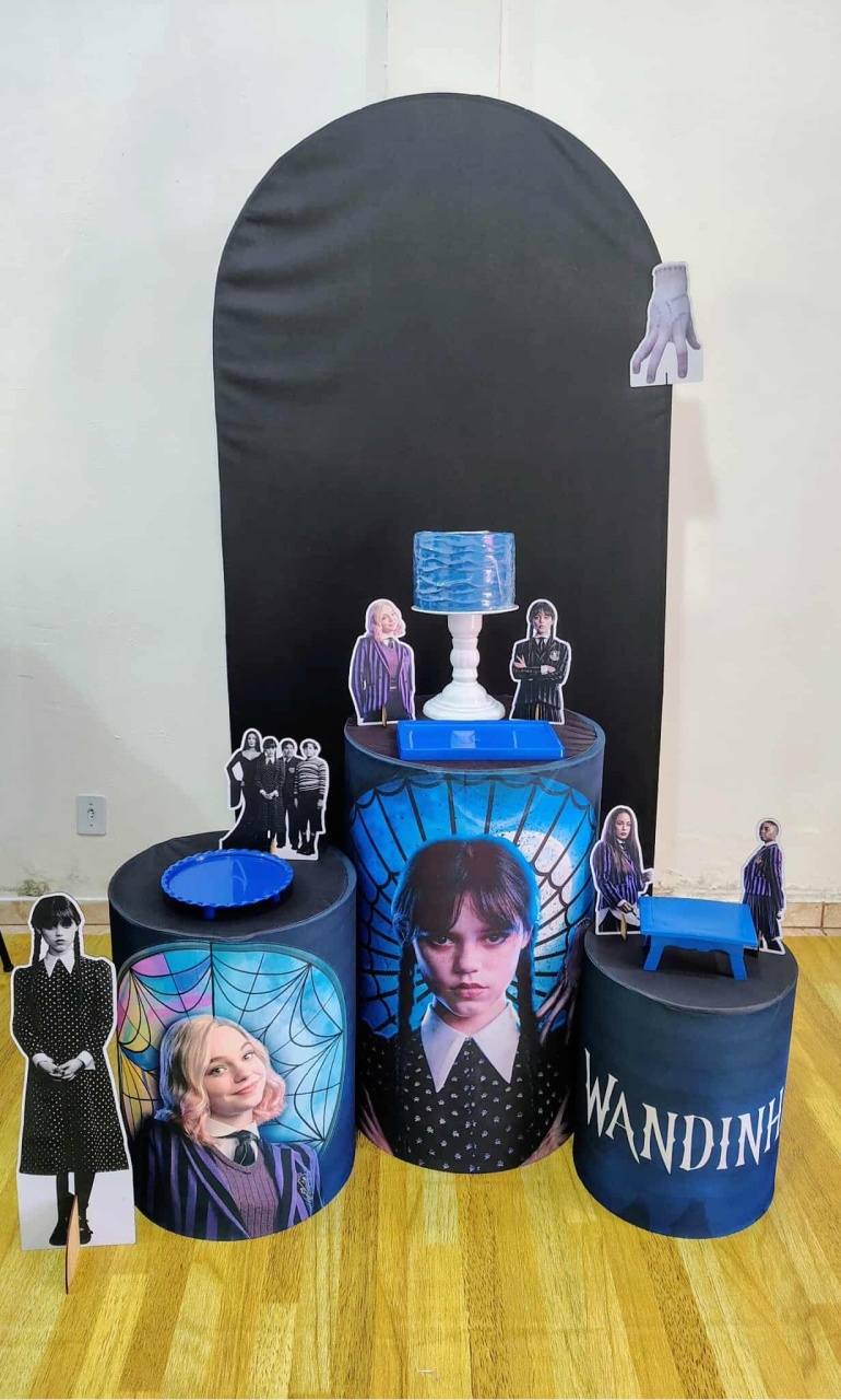 Composição Wandinha C/ Romano - CARLA CHIESA FESTAS