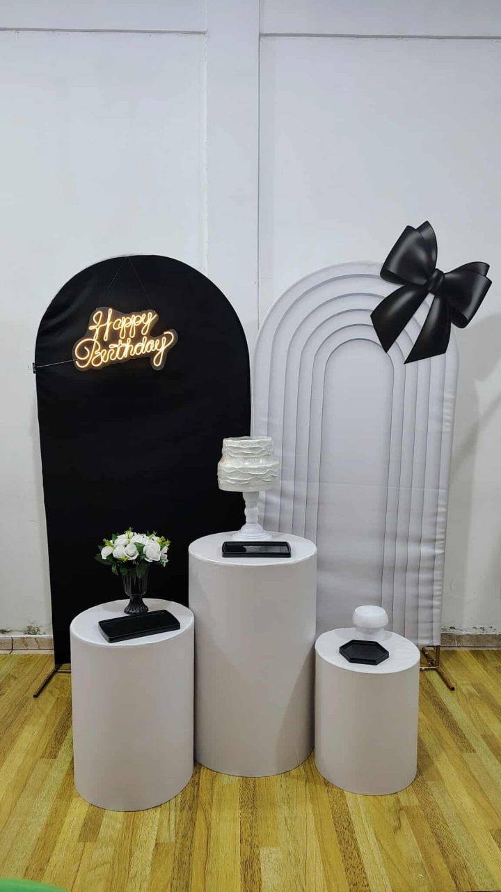 Composição Laços C/ Happy Birthday - CARLA CHIESA FESTAS