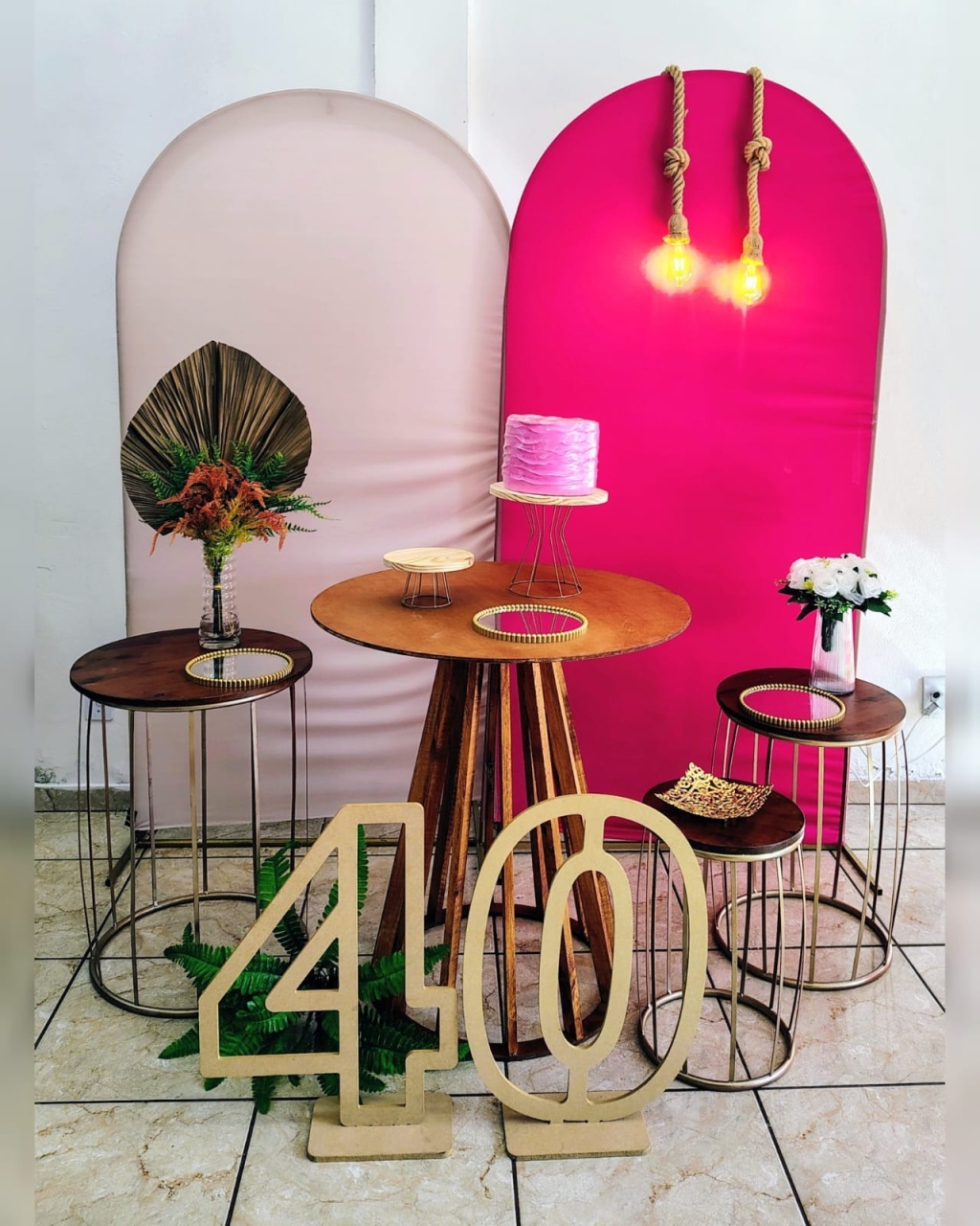 Kit 40 Anos Rosa C/ Mesa Cone  - CARLA CHIESA FESTAS